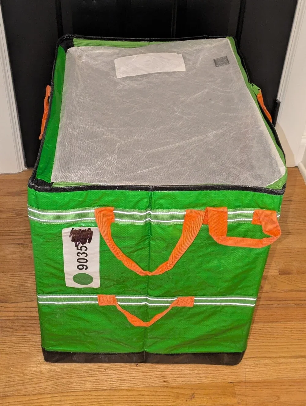 Great Condition Giant zippered tote bag, xl storage bag